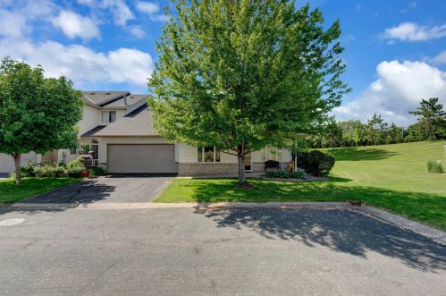1264 Crystal Pl, Chaska, MN 55318-2233