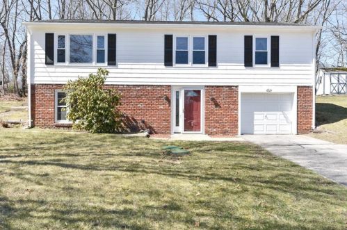 14 Glenwood Dr, Coventry, RI 02816-8205