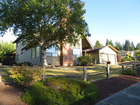 825 38th St, Bellingham, WA 98229-2936