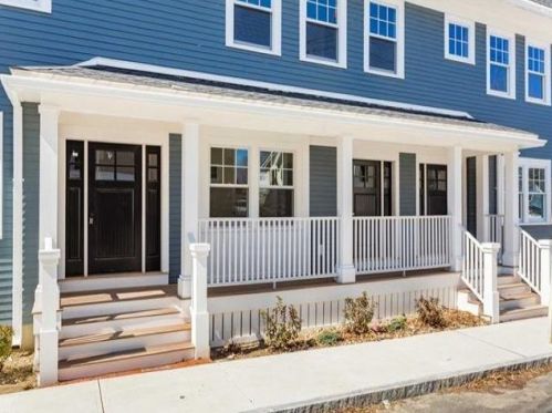 26 Cornwall St, Portsmouth, NH 03801-3914