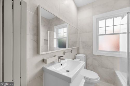 9112 Glenridge Rd, Silver Spring MD 20910-2127 exterior