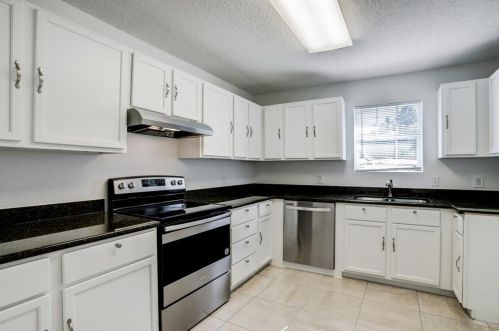 316 11 St, Conroe TX  77301-3929 exterior