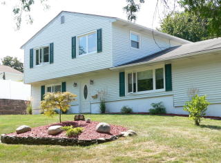 4 Aberdeen Ave, Wayne, NJ 07470-2404