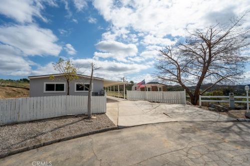 33610 Hayfield Cir, Wildomar, CA 92595-9113