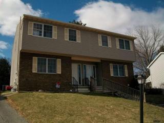 13 Pinewood Cir, Hanover, PA 17331-9393