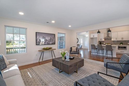 353 Collier Ridge Dr, Atlanta GA  30318-7342 exterior