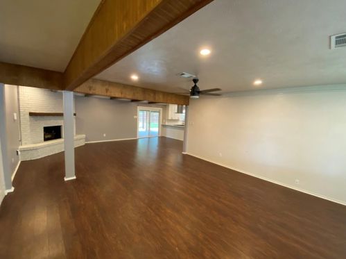 5016 Emerald Lake Dr, Fort Worth TX  76103-1333 exterior