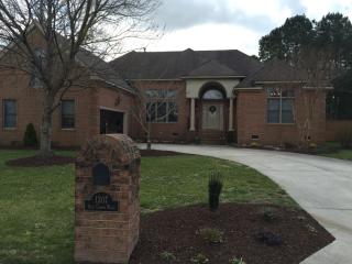 1307 Old Coach Rd, Chesapeake, VA 23322-6836