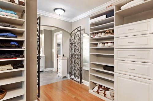 8932 Hunters Trl, Saint Paul MN  55125-9182 exterior