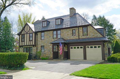144 Merion Rd, York, PA 17403-3729