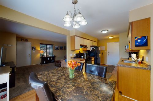 1812 Raintree Ct, Sycamore IL  60178-2734 exterior