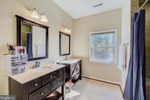 4933 Aspen St, Shady Side MD  20764-9667 exterior