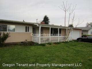 390 Laurel St, Junction City OR  97448-1353 exterior