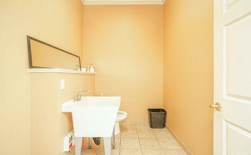 14082 Crystal View Ter, Riverside CA  92508-8705 exterior