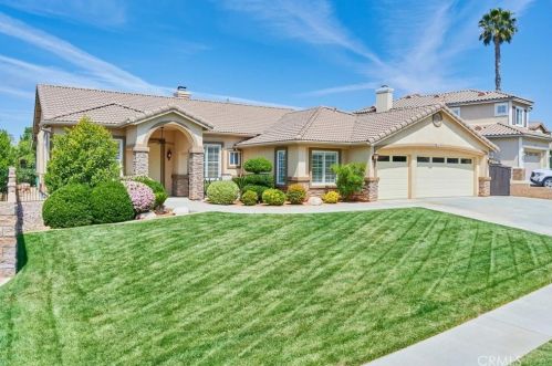 13462 Mesa Terrace Dr, Yucaipa, CA 92399-5801