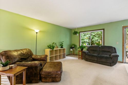 1718 Hickory Hill Dr, Saint Paul MN  55122-2410 exterior