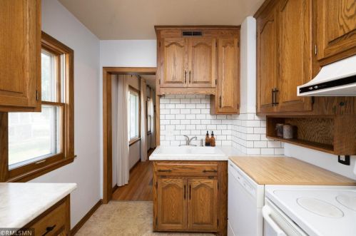 1391 Alaska Ave, Saint Paul MN  55116-2339 exterior