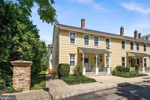 22 Witherspoon Ln, Princeton NJ  08542-3347 exterior