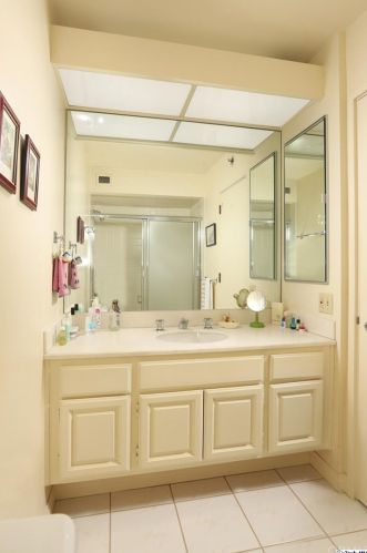 222 Monterey Rd, Glendale CA 91206-2052 exterior