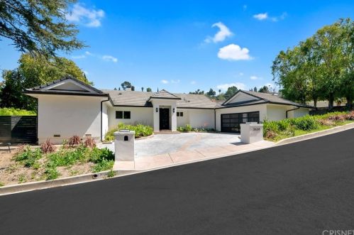 3634 Royal Woods Dr, Van Nuys CA  91403-4214 exterior