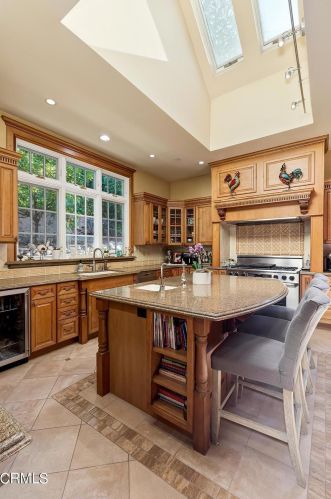 1438 Opechee Way, Glendale CA  91208-1962 exterior