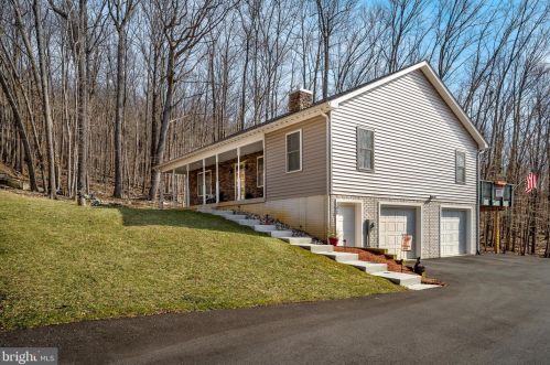 340 Revenoor Rd, Harpers Ferry, WV 25425