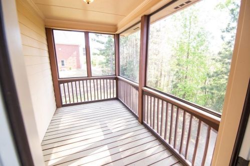 5170 Halcyon Dr, Atlanta GA  30349-1594 exterior