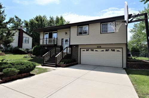 308 Norton Ln, Hanover Park, IL 60108-1925