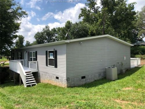 69 Elana Dr, Hurricane, WV 25526-5593
