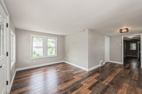 8738 Oakwood Ave, Hammond IN  46321-2732 exterior