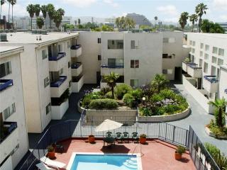 3665 Hughes Ave, Los Angeles CA  90034-7514 exterior