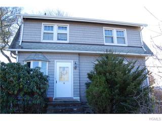16 Smith St, Greenwich CT  06830-6051 exterior