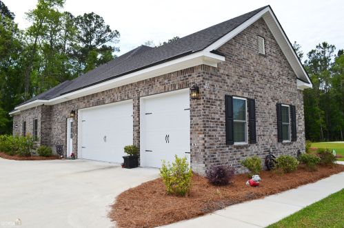 210 Fairmont Dr, Rincon GA  31326-4010 exterior