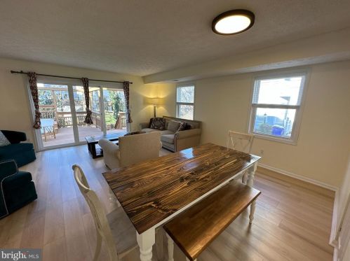 7247 Riding Hood Cir, Columbia MD 21045-5237 exterior