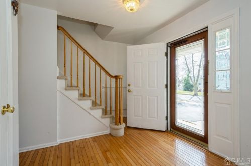 21 Porter St, Edison, NJ 08817-3046