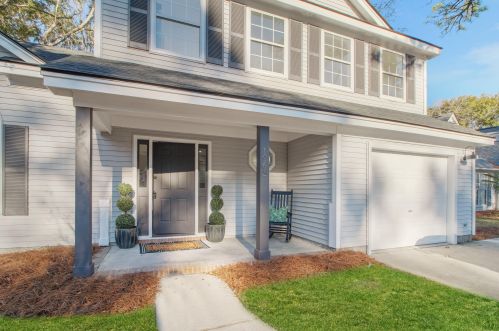 1965 Oak Tree Ln, Mount Pleasant, SC 29464-9427