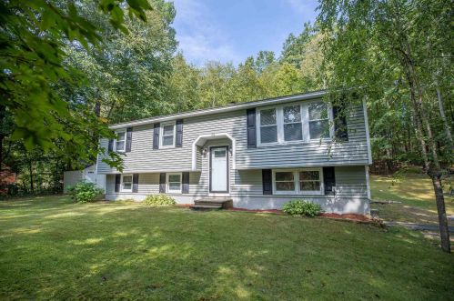 126 Walnut Hill Rd, Derry, NH 03038-5019