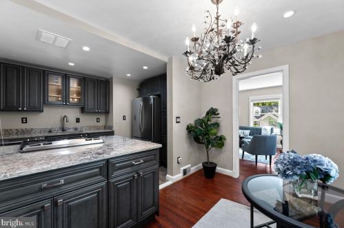 10604 Dunmoor Dr, Silver Spring, MD 20901-1517