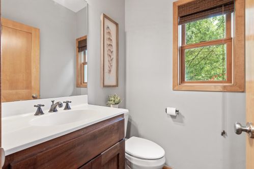 2332 Fieldstone Curv, Saint Paul MN  55129-6218 exterior