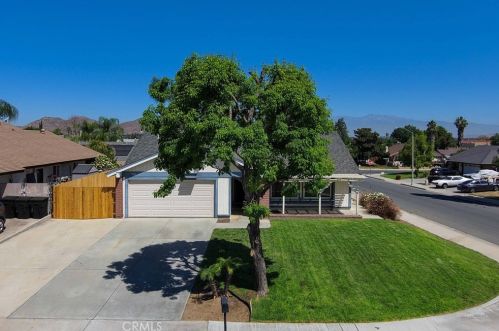 3201 Gallion Cir, Riverside, CA 92503-5043