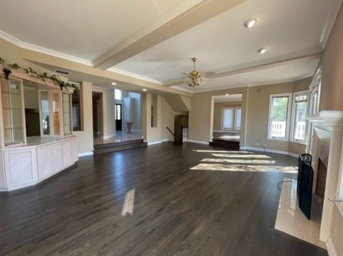 9260 Falling Waters Dr, Willowbrook IL  60527-6872 exterior