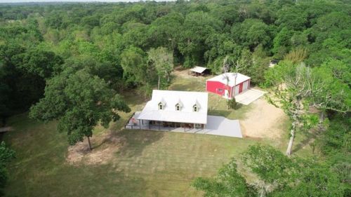 550 Meadow Creek Rd, Bellvue, TX 77418-9635