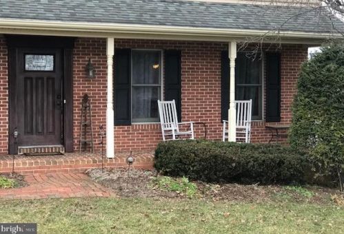 1539 Jefferson Ct, Lancaster PA  17602-1245 exterior