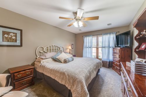 143 Mclaren Dr, Sycamore IL  60178-2256 exterior