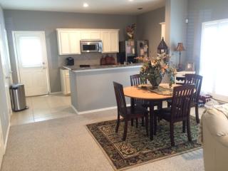 906 Heights Hollow Ln, Houston TX  77007-7074 exterior