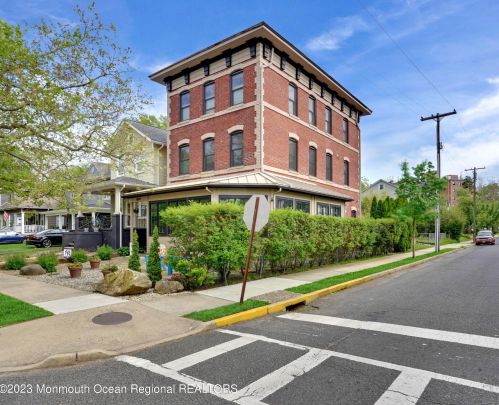 1034 2nd Ave, Tinton Falls NJ  07712-5834 exterior