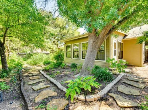 910 Calico Dr, Austin TX  78748-6492 exterior