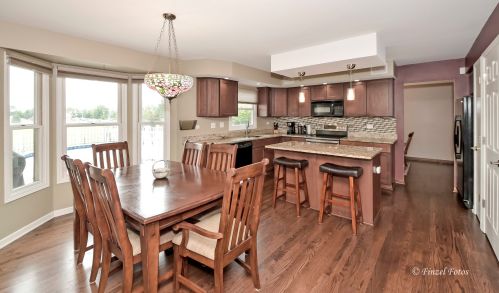326 Terwilliger Ave, Pingree Grove IL  60140-9625 exterior