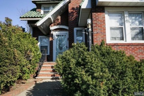 347-353 40th St, Paterson, NJ 07504