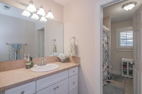 1704 Virginia Pl, Fort Worth TX  76107-2434 exterior